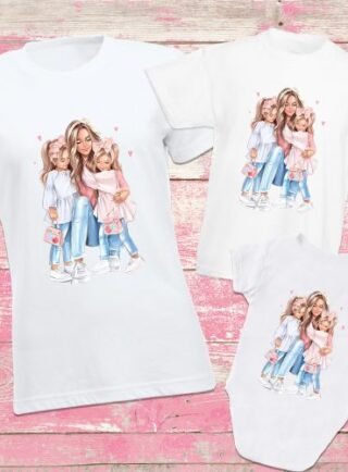 Еднакви тениски за майка и дъщери