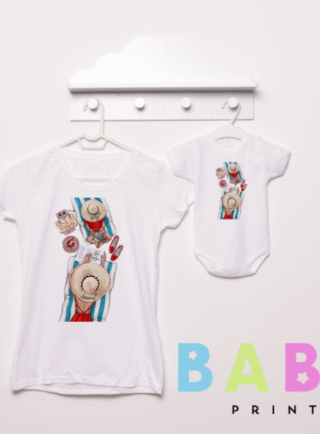 Комплект от тениска и боди за майка и дъщеря.