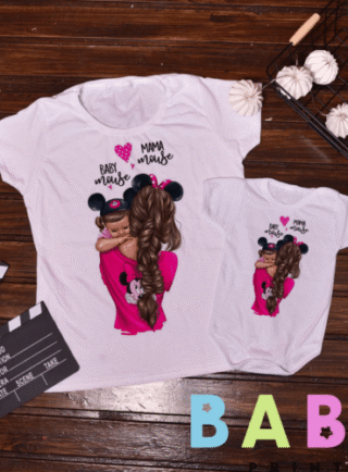 Комплект тениски за майка и дъщеря.