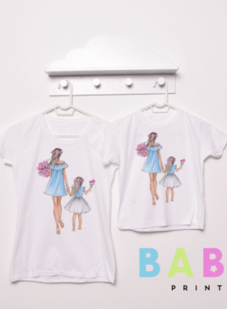 Комплект тениски за майка и дъщеря.